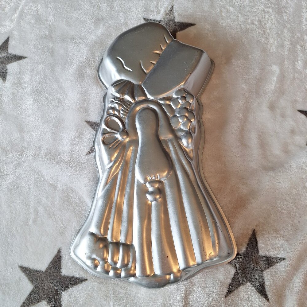 1975 Wilton Aluminum Cake‎ Pan Mold Holly Hobbie American Greetings Corp 502-194